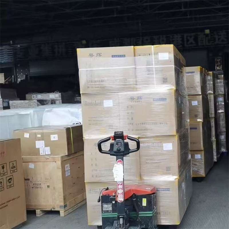 德令哈市微山县物流：多元运输服务的探索与实践